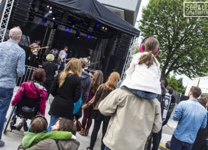 Fotos/Bericht: Krach am Campus 2017 mit Marathonmann, Everyday Circus uvm. in Koblenz 89 02 Ultraschall Publikum Krach am Campus 2017 UniversitA¤t Koblenz Schallgefluester Credits Christin Meyer