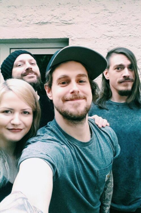 Interview: FJØRT – Nichts, was gut ist, tat nicht vorher weh