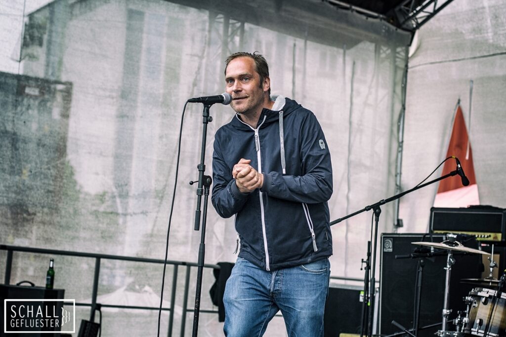 00 thees uhlmann heart van cleef open air grand hotel van cleef geburtstag 45hertz platz hamburg schallgefluester credits christin meyer 1