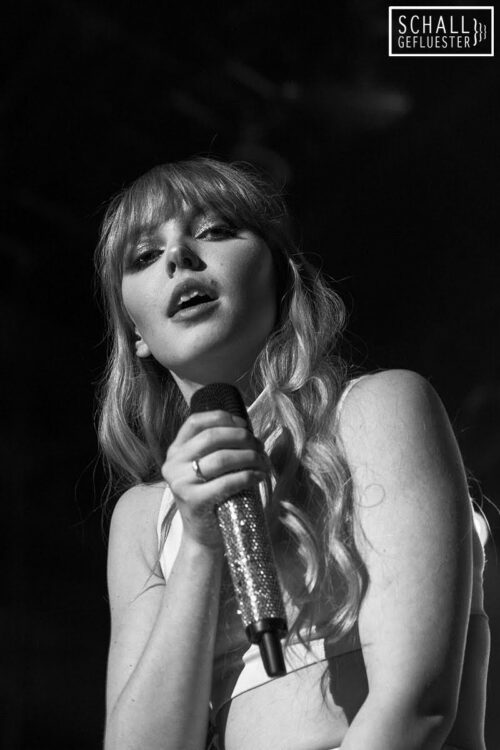 Fotos/Bericht: LINA auf „Um zu rebellieren“-Tour 2019 im E-Werk Köln