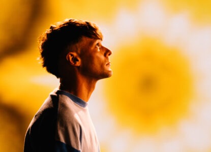 Louis Tomlinson veröffentlicht neues Album „How Did I Get Here?“ + Single "Imposter" 1 louis tomlinson visual bts photos 3.5.25 rorybarnes